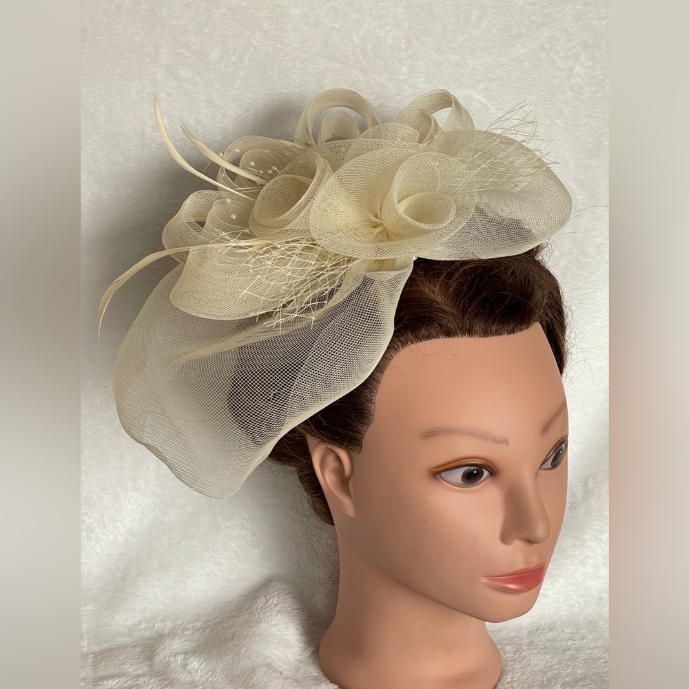 Amazing cream, color, vintage wedding fascinator hair clip feathers pearls